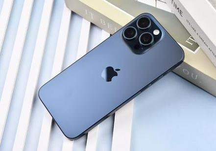 熊口管理区苹果维修点分享iPhone 15 Pro Max屏幕更换全新实操风险 
